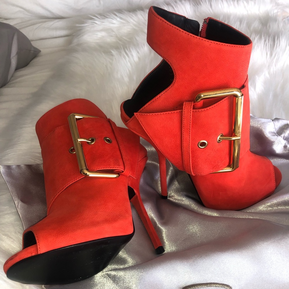 Giuseppe Zanotti - Size 38.5. Like new. Bright Orange/Red Peep-Toe Stiletto